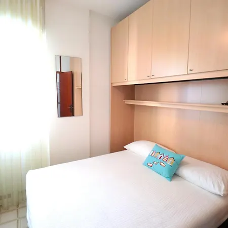 Appartamento Benelux Rubino 16 *